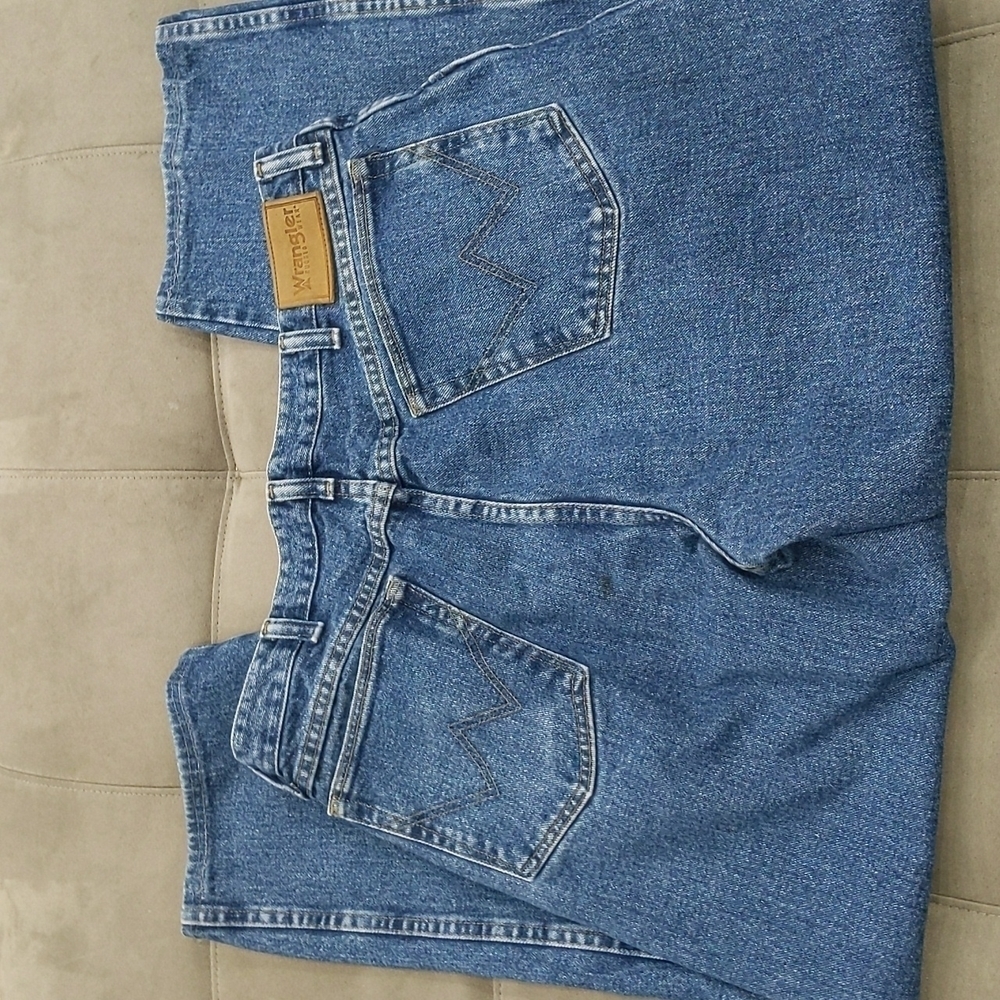 Wrangler Rugged Wear Medium Wash Straight Leg Jeans